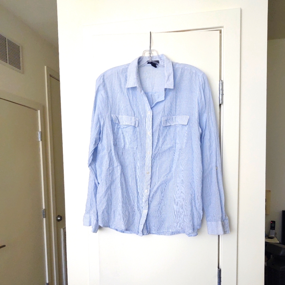 Gap Lite Weight Button Down